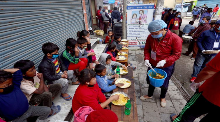 निःशुल्क खानाको व्यवस्था खुलामञ्चबाट कहाँ सारियो?